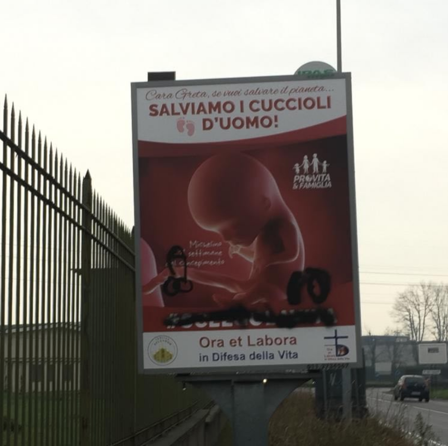 Imbrattato manifesto pro life a Seregno 1